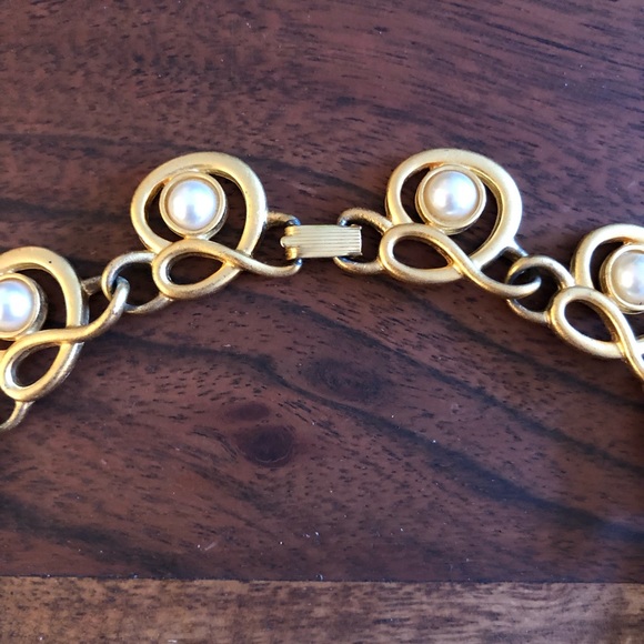 Vintage gold & pearl swirl collar necklace - Picture 4 of 7